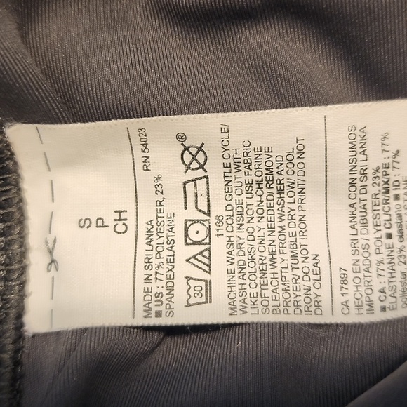 Old Navy camo leggings size small - Picture 4 of 5